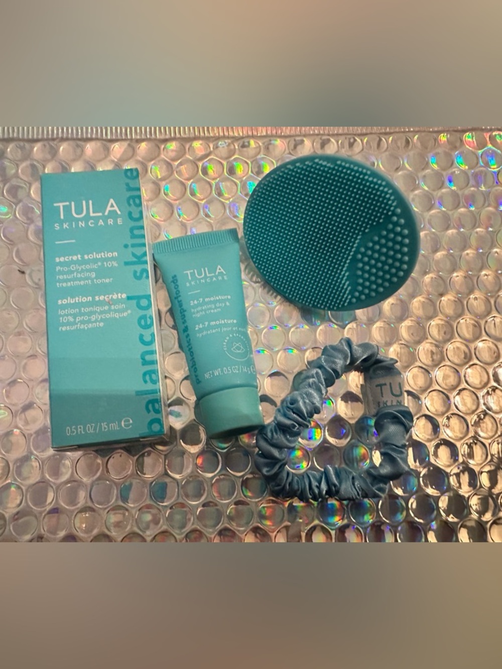 Tula secret solutions 15 ml acid treatment plus mini moisturizer Face scrubber